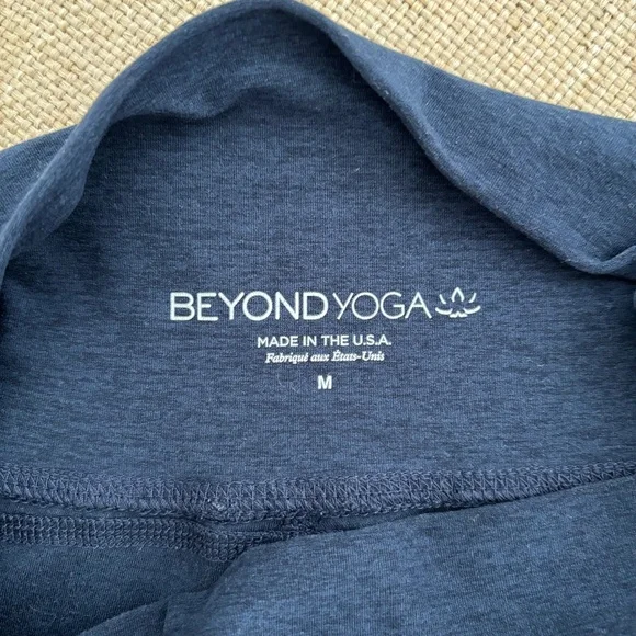 Beyond Yoga Nocturnal Navy Spacedye All Day Flare High Waisted Pant - Size Med - Picture 2 of 7